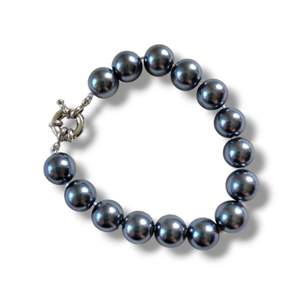 NWOT Elegant Dark Gray Simulated Tahitian Pearl Bracelet (OS)